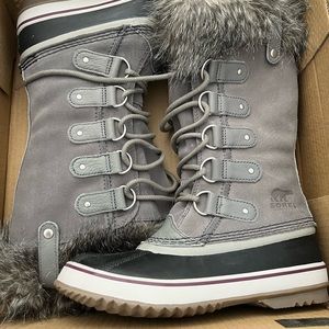 Womens Sorel Joan of Arctic boots size 7.